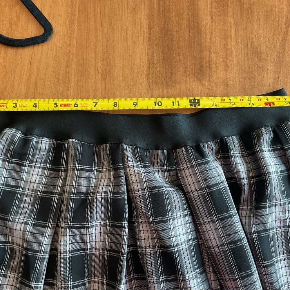 Joan Rivers Black and White Plaid  Skirt Large - Picture 2 of 4